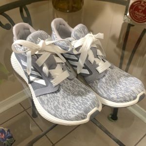 Adidas Bounce Edge Lux running shoes